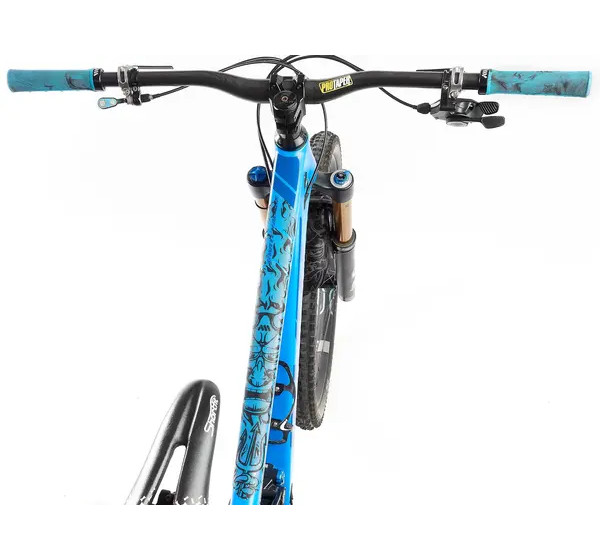 ALL MOUNTAIN STYLE Rahmenschutz - Einbaubeispiel