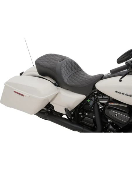 DRAG SPECIALTIES SEATS Sitzbänke - Einbaubeispiel