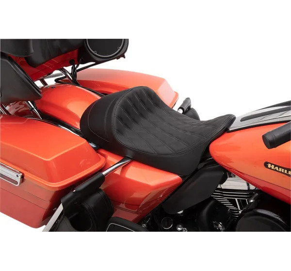 DRAG SPECIALTIES SEATS Sitzbänke - Einbaubeispiel