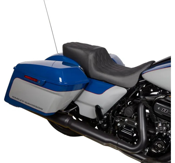 DRAG SPECIALTIES SEATS Sitzbänke - Einbaubeispiel