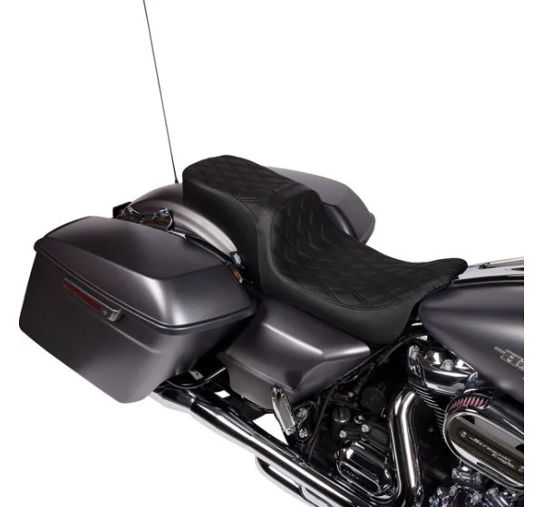 DRAG SPECIALTIES SEATS Sitzbänke - Einbaubeispiel